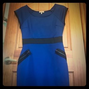 Junior dress with zippers